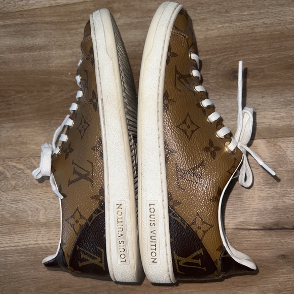 Louis Vuitton Frontrow Sneaker - Reverse Monogram - Picture 4 of 6
